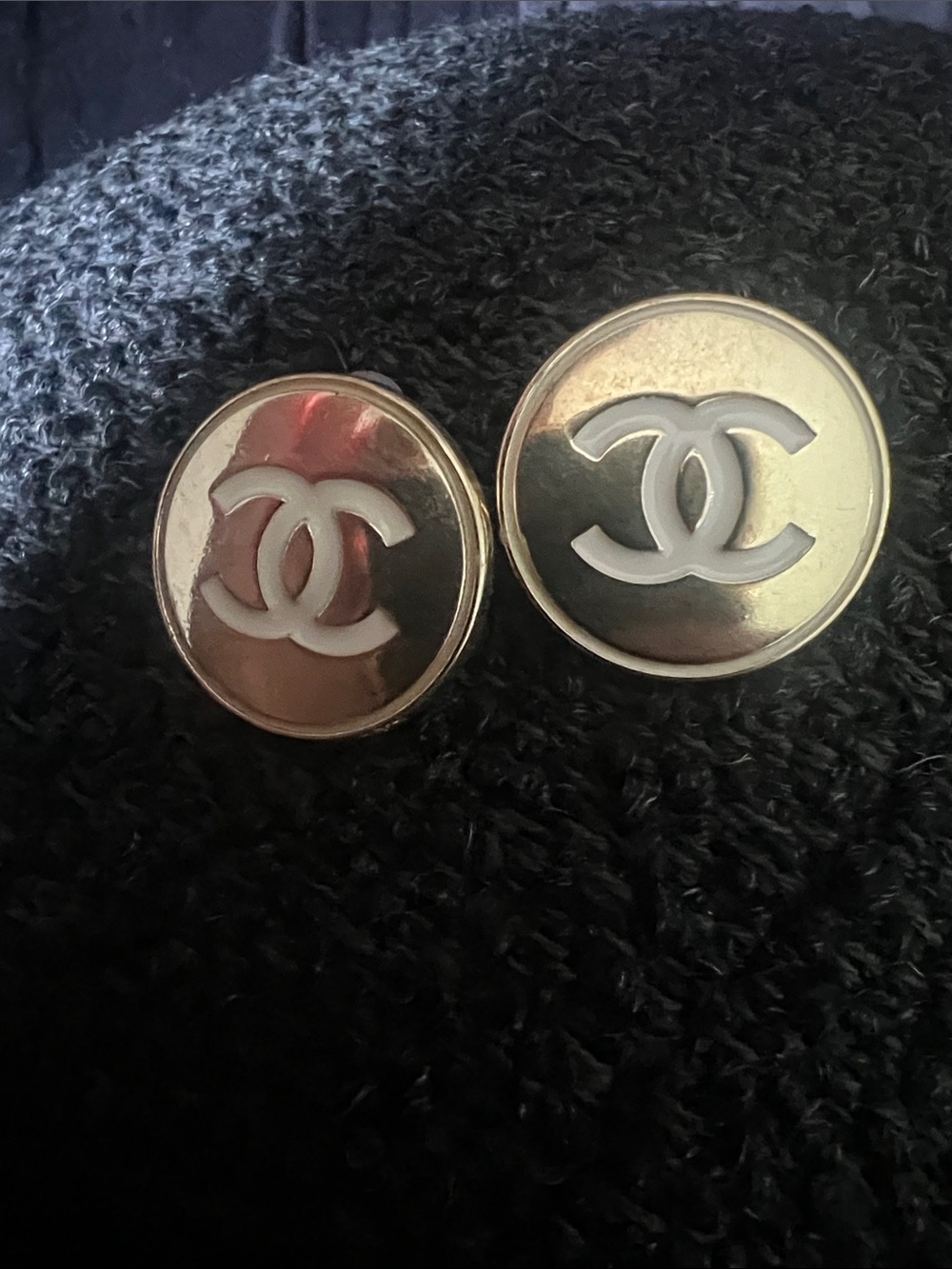 CHANEL Gold-Tone Button earrings with White CC Logo - Picture 3 of 11